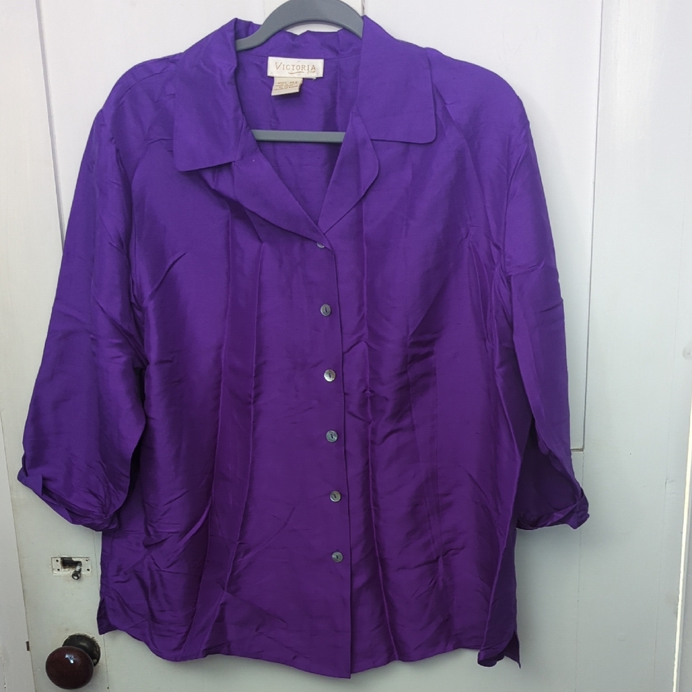 Vintage Victoria Soie Silk half-sleeve Blouse in a vibrant purple.